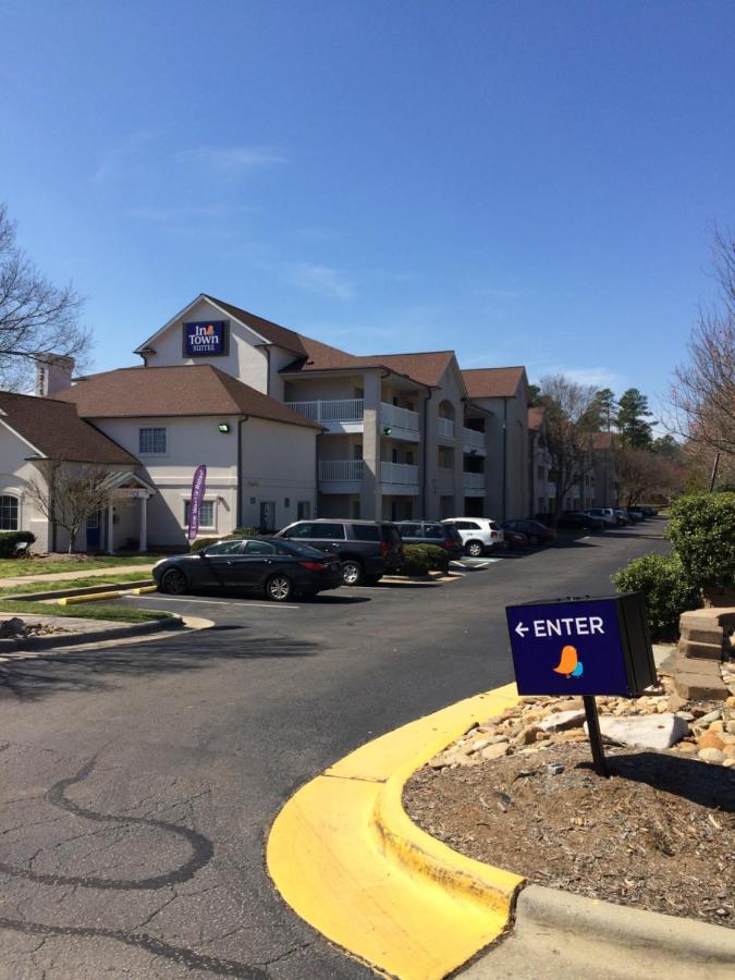 Intown Suites Extended Stay Raleigh Nc- Capital Blvd المظهر الخارجي الصورة
