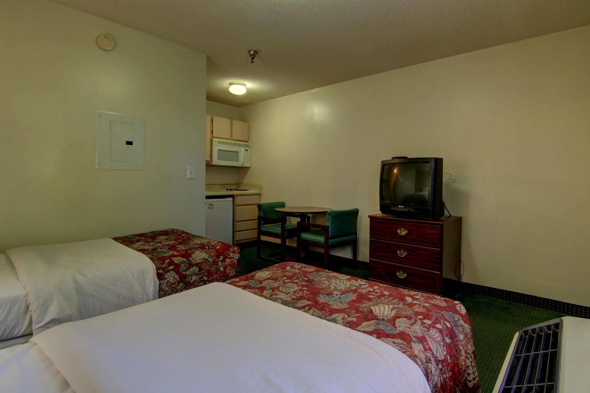 Intown Suites Extended Stay Raleigh Nc- Capital Blvd المظهر الخارجي الصورة